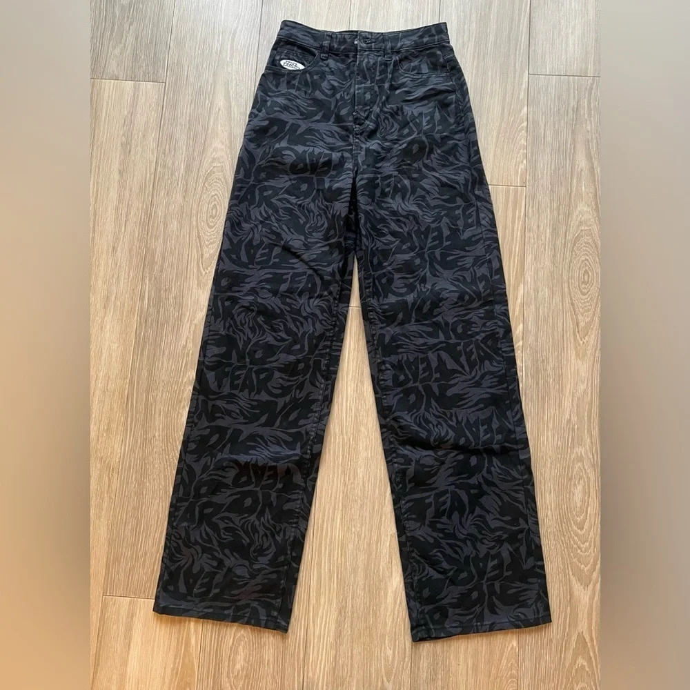 H&M Black No Fear Pants Size 2